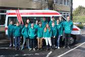 Jugendrotkreuz Foto: Eine Gruppe von Jugenrotkreuzlern hat Spaß zusammen und lacht.